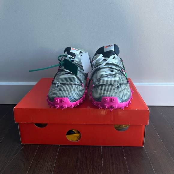Off-White x Wmns Waffle Racer 'Fuchsia - Picture 2 of 7